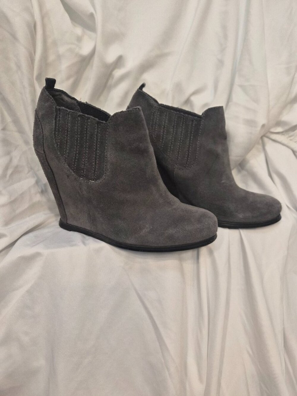 Audrey Brooke Wedge Boots | Grey | Size 8